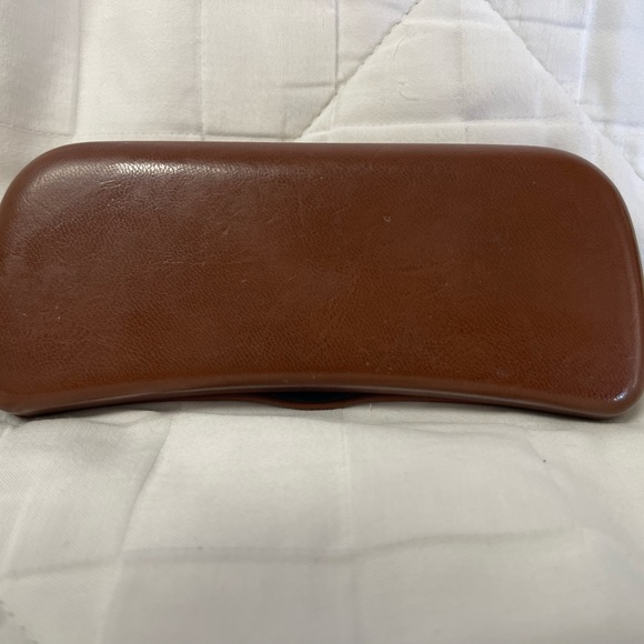 TOMMY HILFIGER Hardshell SLIM glasses case. Tan - Picture 3 of 6